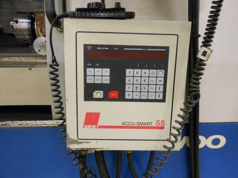40 X, 20 Y, 22 Z, Daewoo MYNX500, 2001, 8,000 rpm, Box way, Fanuc 21M, 4th axis