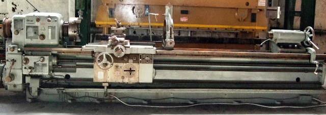 28 x 132 cc, TOS,16 Roller Steady Rest, 15 4 Jaw Chuck, Rapid Traverse