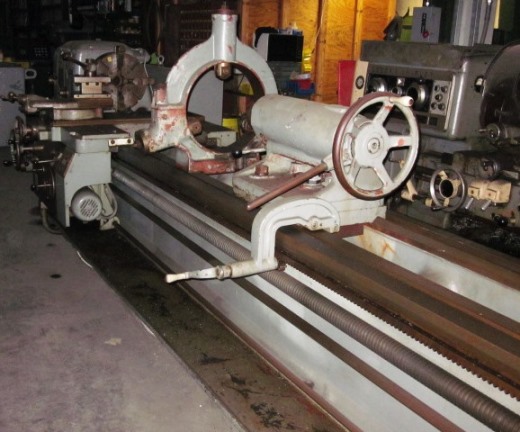 28 x 132 cc, TOS,16 Roller Steady Rest, 15 4 Jaw Chuck, Rapid Traverse