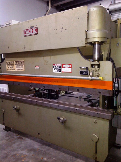 40 Ton, 8 Foot, 12 Open Height, 6 Throat Depth