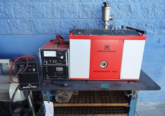 ULTRATEST, LEYBOLD-HERAEUS, No. M2, M2DS, M2BY, Helium Leak Detector w/ Vac Pump