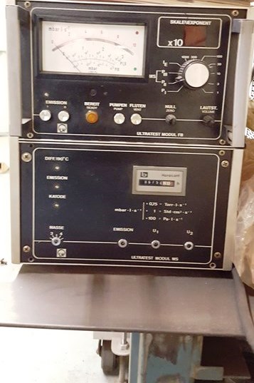 ULTRATEST, LEYBOLD-HERAEUS, No. M2, M2DS, M2BY, Helium Leak Detector w/ Vac Pump