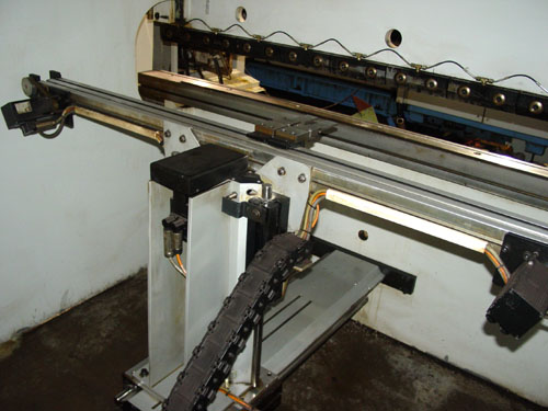 90 Ton, STRIPPIT PPEB 90/08, 2003, 96 Bed, 15.7 Throat, LVD 4-axis control