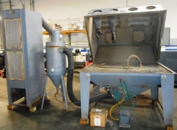 60 x 48 SL/DBL, TRINCO, 600 CFM Abrasive collector & Filter Cabinet, 2-stations