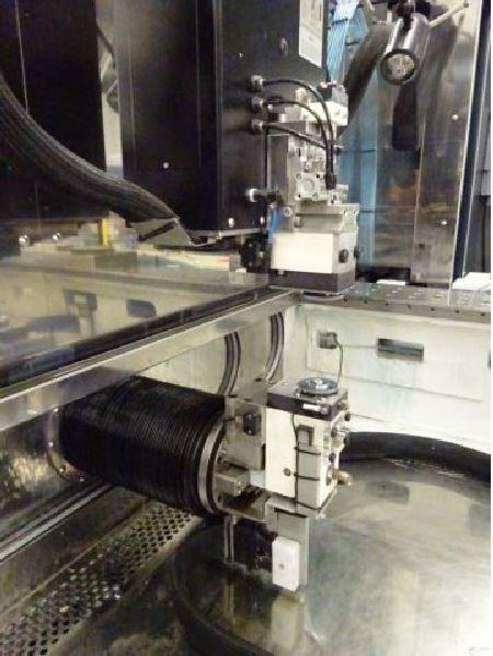 MAKINO U1310, Hyper 1, 2010, 5-axis, Trvls:51.57 x 39.76 x 24.41 ; auto thread,