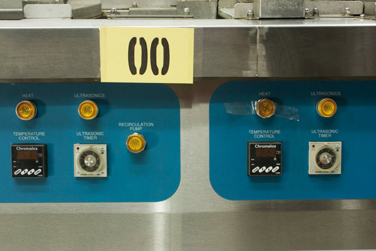 Crest Ultrasonic OC4-1218-HE, 2000, 12x18x10 , 4-stn, 3-Heated/rotating tanks