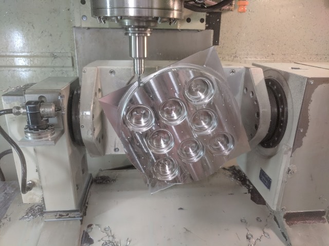 30 X, 20 Y, 20 Z, Hurco VMX 30U, 2011, Chiller, Conveyor, Probing, Tool Measure