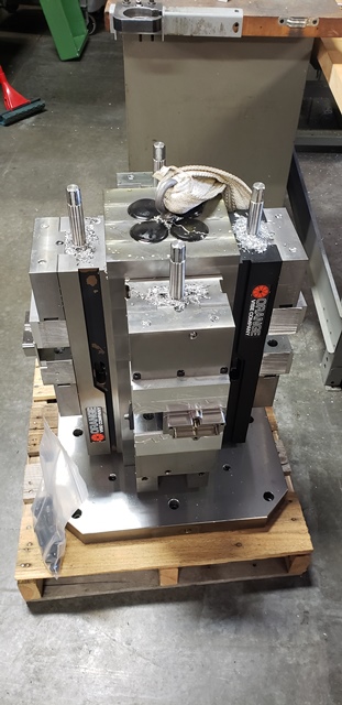28.7 X, 28.7 Y, 33.5 Z, MORI SEIKI NHX5000, 2016, 12K RPM, 60 ATC, full 4th