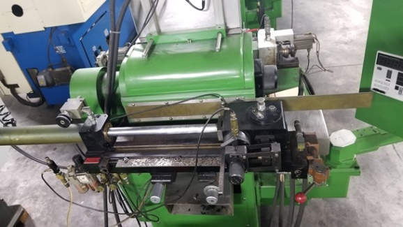 GLEBAR PG-9CRG, 2010, PLC, 2 dia cap, Grinding wheel 9 x 12-5/8 , Plunge Form