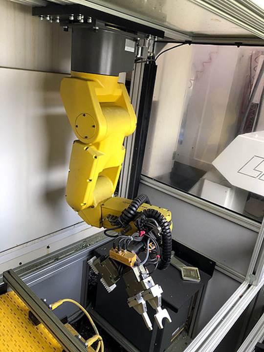 Fanuc Robodrill D21MiA5, Fanuc 31iB5, 2013, Robotic Work Cell, 24,000RPM