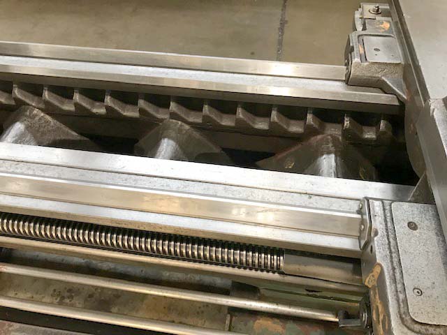 40 x 31 , Kingston HR5000, 2000, Heidenhain DRO, 24 Chk, Steady Rest, Tailstoc