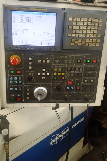 DOOSAN PUMA 240MC, FANUC 21I-TB, 10 Chk, 3 , 2006, Live Tool, Full C,