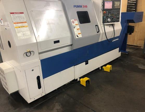 Doosan PUMA 240C, FANUC 21TB, 8 Chk, 2 1/2 , 2004, Chip Conveyor, Tail