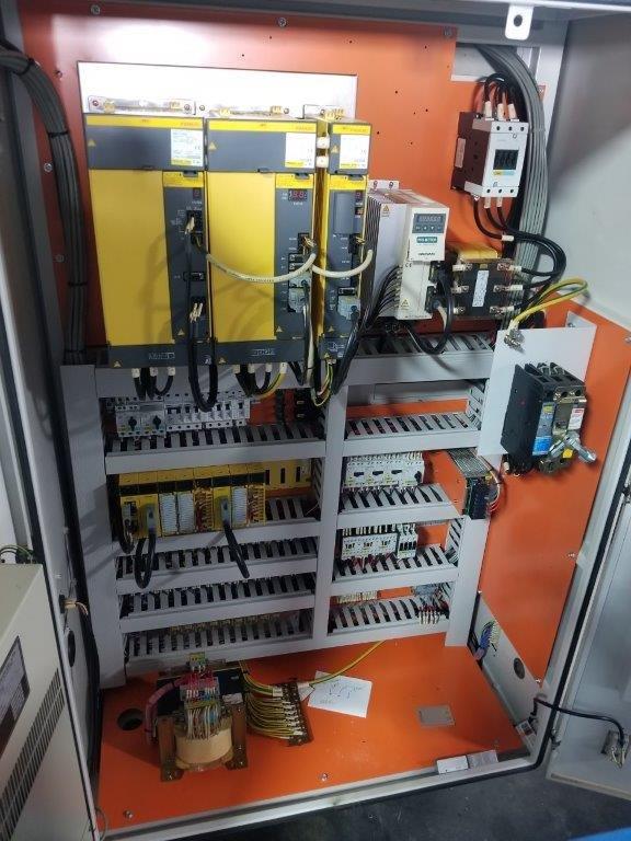 Doosan PUMA 240C, FANUC 21TB, 8 Chk, 2 1/2 , 2004, Chip Conveyor, Tail