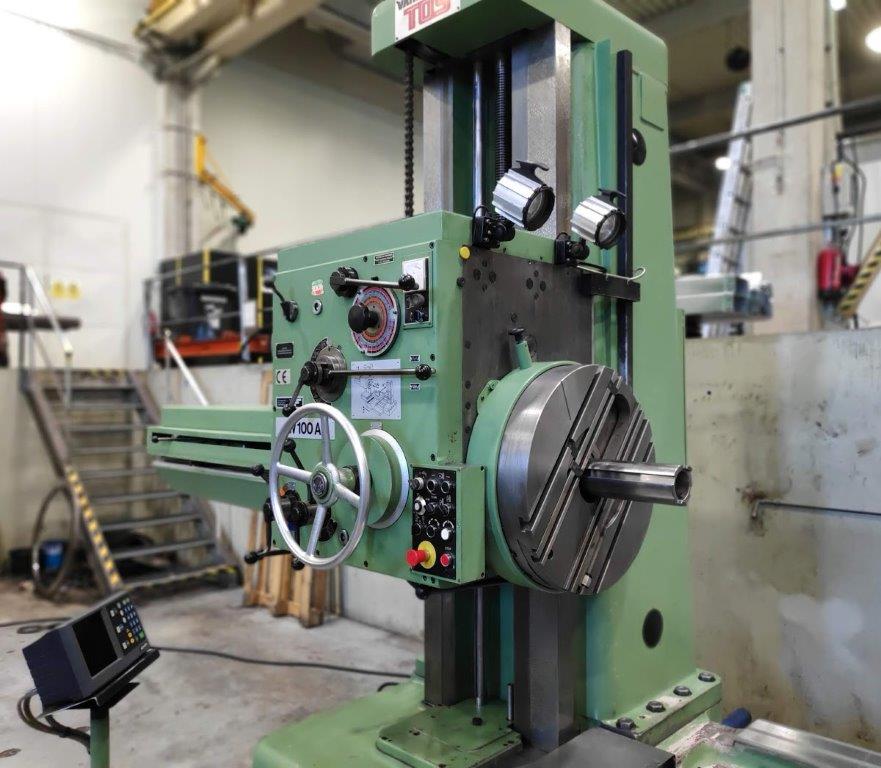 4 , TOS W100A, 2000, Tail Stock, 23 Facing Head, 49 x 49 Facing Head