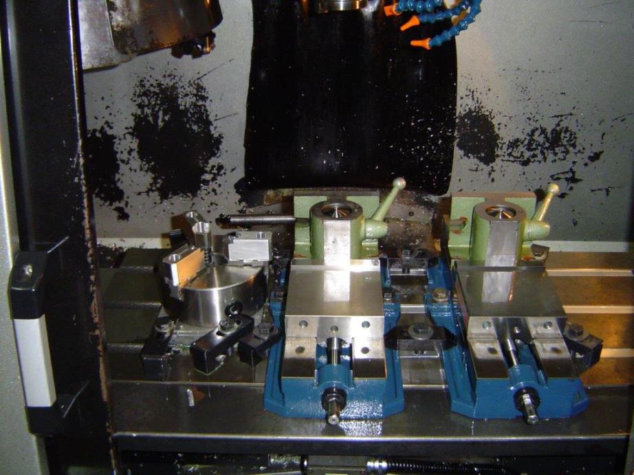 25 X, 13 Y, 17 Z, Atrump V3EC, 2004, Tool Setter, Probe, Centroid