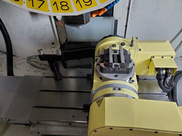 Fanuc Robodrill a-D21LiA5, Fanuc 31i-B5, 2016, Tool Setter, Rigid Tapping