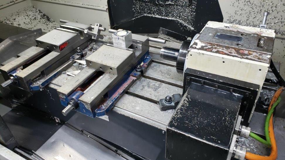 40 X, 21 Y, 20 Z, DOOSAN DNM500, 2010, 12000 RPM, 4th AXIS TABLE