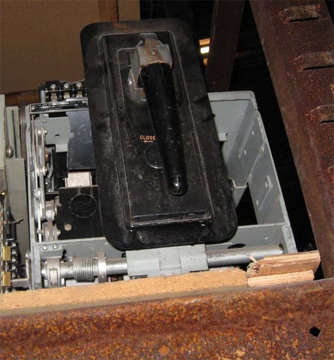 600 Amp, FEDERAL PACIFIC, DMB-25, 600 V., MAN.OP., DRAWOUT;-1