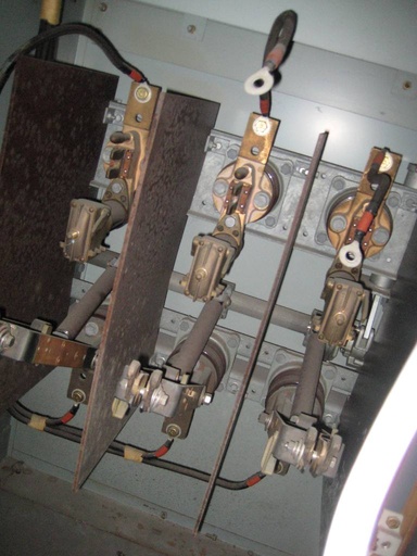 600 Amp, S & C, No. ALDUTI, 4800 V., FUSED, LOADBREAK DISCONNECT SWITCH: -1