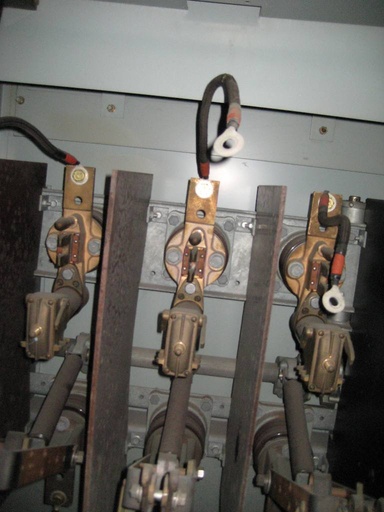 600 Amp, S & C, No. ALDUTI, 4800 V., FUSED, LOADBREAK DISCONNECT SWITCH: -1