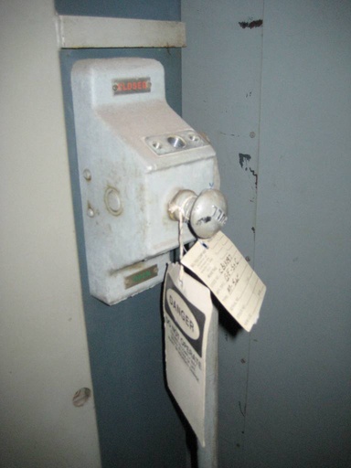 600 Amp, S & C, No. ALDUTI, 4800 V., FUSED, LOADBREAK DISCONNECT SWITCH: -1