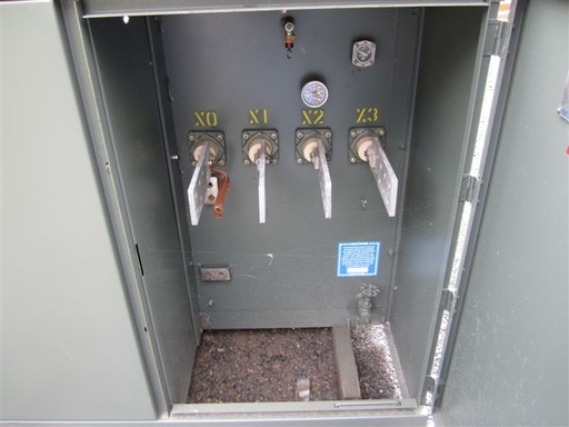 175 KVA, Pri 13200Y/7620, Sec 120 D, GENERAL ELECTRIC, LIVE FRONT/LOOP FEED:1