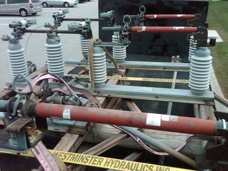 600 Amp, S&C, No. 34.5-38-200, 35000 V., FUSED, GANG OPERATED SWITCH:1