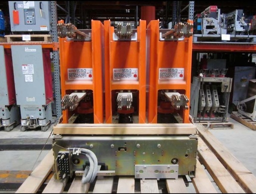 1200 Amp, GE, VB1-13.8-500-2, 13.8 KV, 1993, E/O, D/O, 125 VDC C&T, ML18 MECH.:1