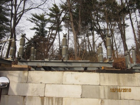 1200 Amp, ABB, No. TTR-6, 138000 V., 1990, GOAB, PEDESTAL:1