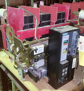 800 Amp, SIEMENS, RLF-800, 600 V., E/O, D/O, 120 VAC MOTOR, CLOSE, TRIP