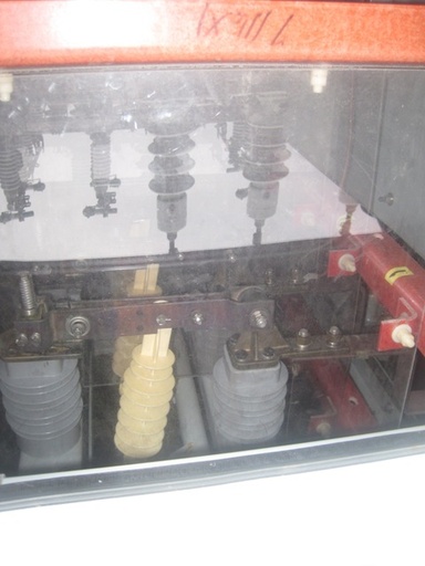 600 Amp, EEI, No. AUTO JET, 4800 V., FUSED, OUTDOOR HOUSED, SWITCH:1