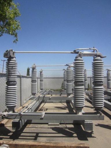 600 Amp, ABB, No. TTR-6, 138000 V., GOAB, M/O, PED., HORIZ MOUNT, VERT. BREAK:1