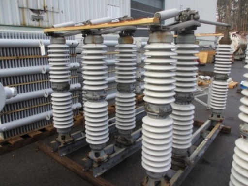 600 Amp, SOUTHERN STATES EV, 138000 V., HORIZONTAL MOUNT/VERTICAL BREAK, CONTROL