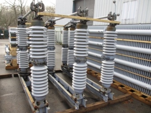 600 Amp, SOUTHERN STATES EV, 138000 V., HORIZONTAL MOUNT/VERTICAL BREAK, CONTROL