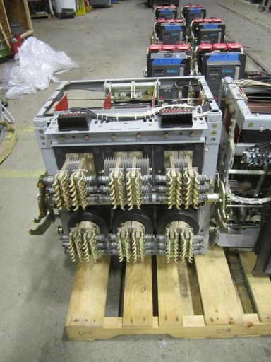 4000 Amp, GENERAL ELECTRIC, WPS-40, 480 V., E/O, D/O, 48 VDC, BELL ALARM, LSG