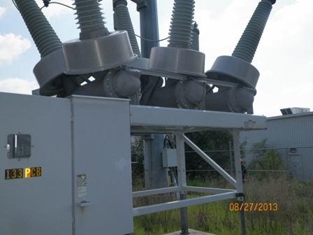 2000 Amp, SIEMENS, SPS-145-40-2000, 145 KV, 125 VDC CLOSE/TRIP/MOTOR