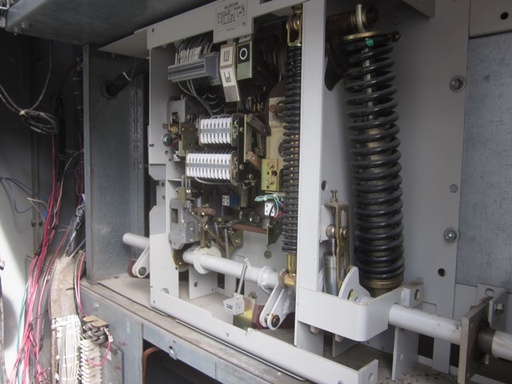 1200 Amp, ALSTOM, VXC 8025/36-2.E1, 38 KV, 2001, VACUUM, OUTDOOR:1