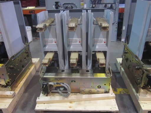 1200 Amp, GENERAL ELECTRIC, VB1-13.8-1000-3, 15 KV, 2009, 125 VDC, ML-18 MECH