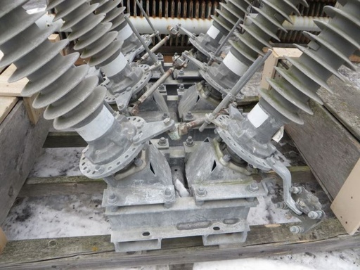 2000 Amp, PASCOR, No. CBSA, 115 KV., HORIZONTAL MT, CENTER BREAK, UNUSED