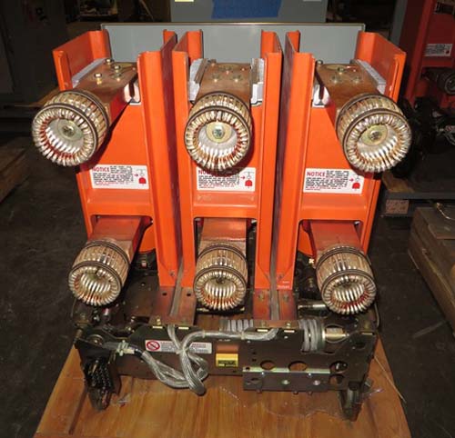 3000 Amp, GENERAL ELECTRIC, VB13.8-1000-3, 15 KV, ML-17 MECH, 125 VDC C&T;