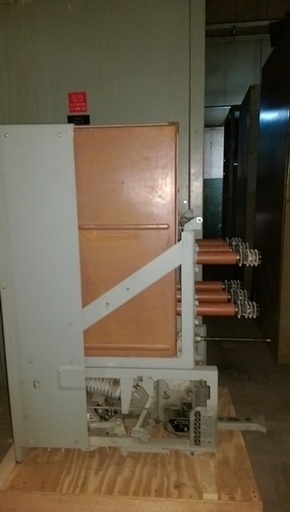 1200 Amp, GE, AMH-4.76-250-1D, 4760 V., ML-13A MECH., 125 VDC CLOSE & TRIP