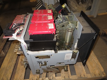 1600 Amp, GE, WAVEPRO WPH-16, 480 V.,MANUALLY OPERATED, DRAW-OUT