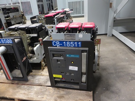 800 Amp, GE, WAVEPRO WPX-08, 480 V.,MANUALLY OPERATED, DRAW-OUT:1