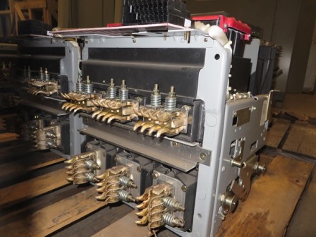 800 Amp, GE, WAVEPRO WPX-08, 480 V.,MANUALLY OPERATED, DRAW-OUT