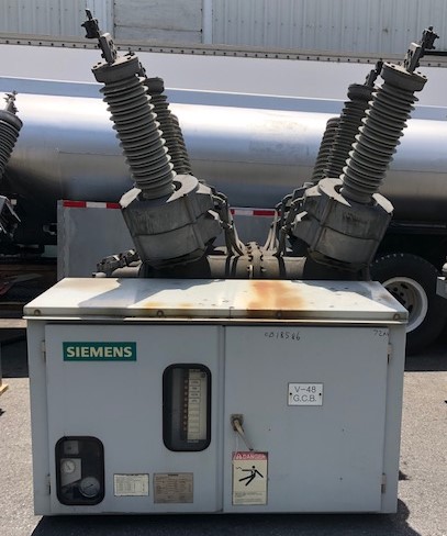 3000 Amp, SIEMENS, SPS2-72.5-40-2, 72.5 KV, 2000,FA2.20 SPRING CHARGED OP. MECH.