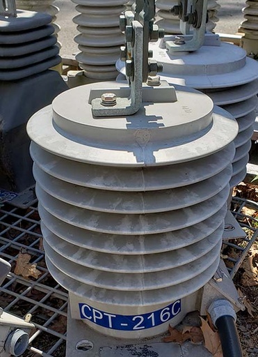 36000 V RITZ TYPE GIFS 36-55 CURRENT TRANSFORMER, 400:5 RATIO:4