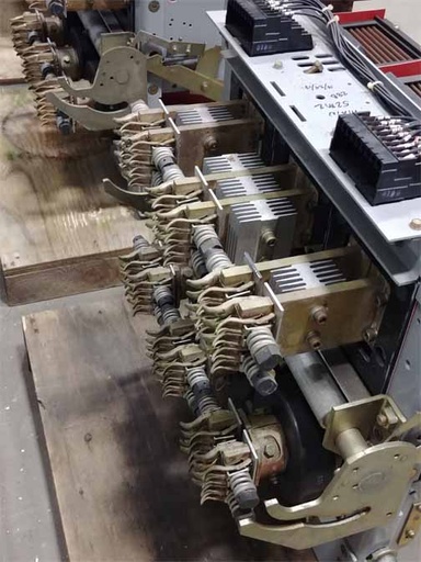 3200 Amp, GENERAL ELECTRIC, WPS-32, 480 V., 240 VAC CLOSE & TRIP, DRAW-OUT:1