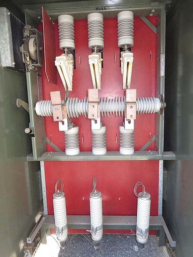 600 AMP, MALTON PADMOUNT SWITCH, 13200 V, S & C FUSE HOLDER, 80E FUSE INSERT:1