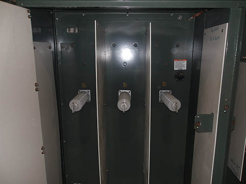 750 KVA, Pri 22900 D, Sec 2400 D, HOWARD, LIVE/RADIAL, ALUMINUM